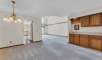 120 Ambleside Way, Amherst, OH 44001