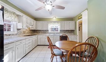 112 Clay St, Central Falls, RI 02863