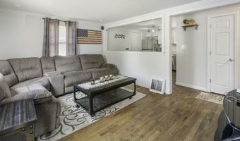 28 Rowe Pl, Bristol, CT 06010