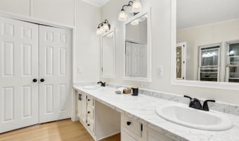 444 Church St, Appomattox, VA 24522