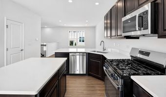 1246 Glenmont St, Algonquin, IL 60102