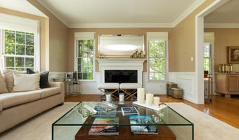 8809 SAUNDERS Ln, Bethesda, MD 20817