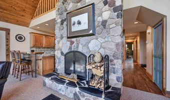 4042 5 Mile Point Rd, Allouez, MI 49805