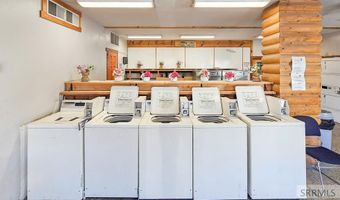 238 S Front St, Arco, ID 83213