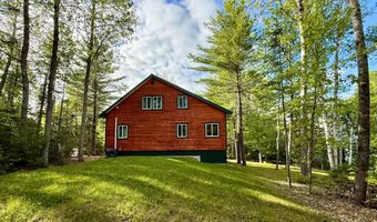 8 Breezy Knoll Ln, Baileyville, ME 04694
