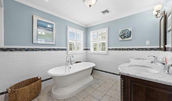 153 Vivas Dr, Barnegat, NJ 08005