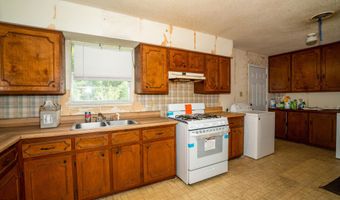 2528 Meadow Rd, Biloxi, MS 39531