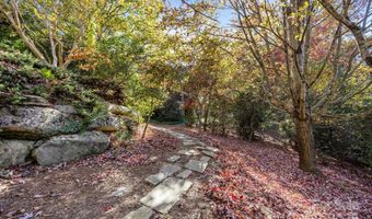 47 Cedar Hill Dr, Asheville, NC 28803