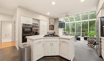 5803 MADAKET Rd, Bethesda, MD 20816