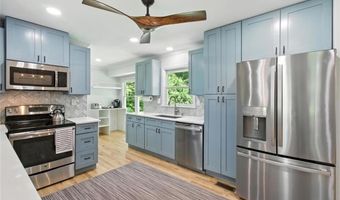 184 Cold Creek Dr, Alpharetta, GA 30009
