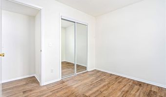 557 W GLENN Ave B-301, Auburn, AL 36830