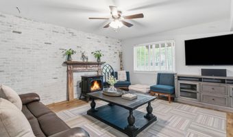 15 Bishop Cir, Albrightsville, PA 18210