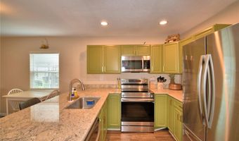 208 FLORIDA Dr, Auburndale, FL 33823
