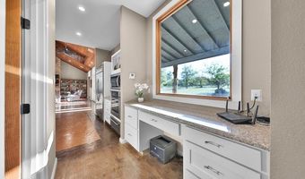 1523 Meadow Gln, Adkins, TX 78101