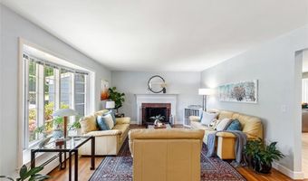 71 Primrose Hill Rd, Barrington, RI 02806