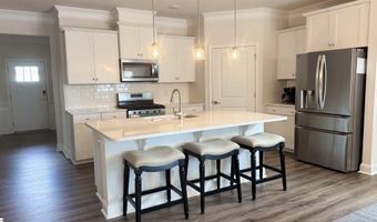 1984 Crumhorn Ave, Boiling Springs, SC 29316