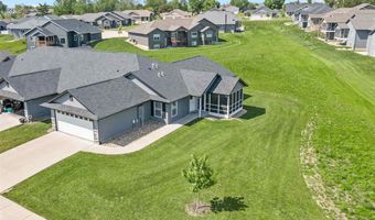 3714 Bluebird Dr SW, Cedar Rapids, IA 52404