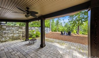 1 Cedar Chine Dr, Asheville, NC 28803