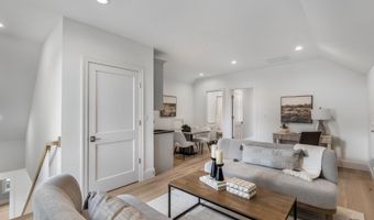 629 N LINCOLN St N, Arlington, VA 22201