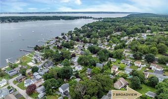 7 Broadview Ave, Bristol, RI 02809