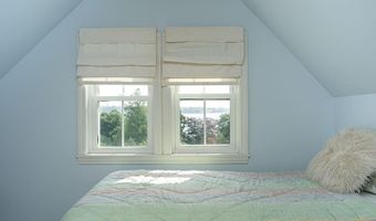 1 Seaview Ave 4, Newport, RI 02840
