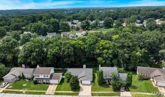 514 Great Hill Dr, Ballwin, MO 63021