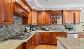11 Swan Ln, Andover, MA 01810