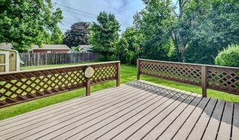 5514 Meadowood Dr, Fitchburg, WI 53711
