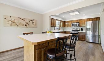 15873 Hayes Trail Ct, Apple Valley, MN 55124