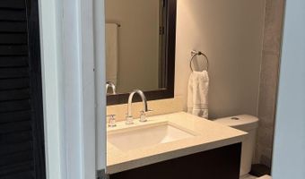 3625 N Country Club Dr 206, Aventura, FL 33180