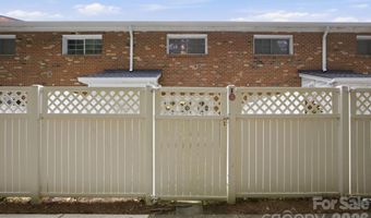 1215 Green Oaks Ln I, Charlotte, NC 28205