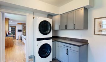 75 Court St, Belfast, ME 04915