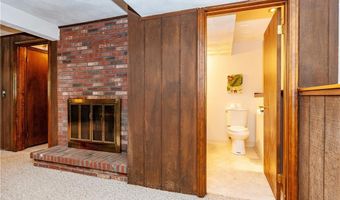 154 Spring Valley Dr, East Greenwich, RI 02818