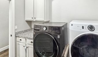 406 Plantation Ct, Carlsbad, NM 88220
