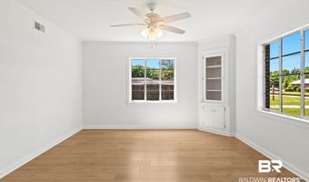 402 E Poplar St, Atmore, AL 36502