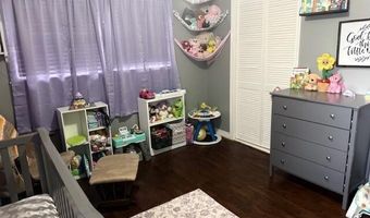 220 S Park Ave, Aurora, MO 65605