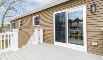 20 Spruce Dr, Scituate, RI 02831