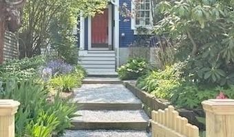 24 Anthony St, Newport, RI 02840