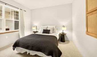 920 Mountain Meadows Cir, Ashland, OR 97520