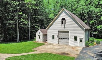 6365 Hayfield Ln, Almont, MI 48003