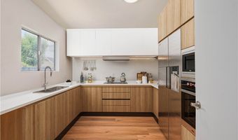 18063 Burbank Blvd, Encino, CA 91316