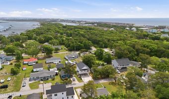 220 Pelican Dr, Atlantic Beach, NC 28512
