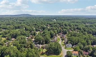 1496 Fallsbrook Ct NW, Acworth, GA 30101