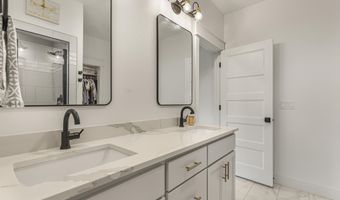 6482 Crown Cres, Ammon, ID 83406