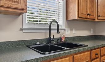568 Rosedale Dr, Aynor, SC 29511