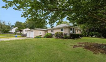 82 Sherry Ave, Bristol, RI 02809