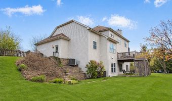 3 BLACKWOLF Ct, Algonquin, IL 60102