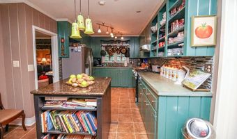 205 Valley Dr, Americus, GA 31709