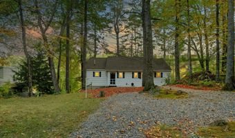 543 Long Shores Dr, Barrington, NH 03825