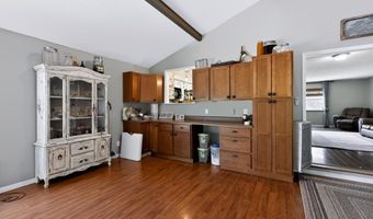 880 Oak Crst, Baxter Springs, KS 66713